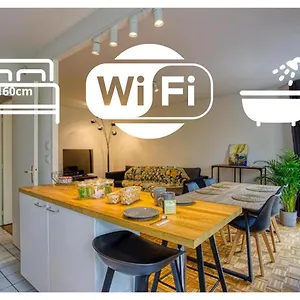 Part Dieu. Rénové Avec Box Garage Appartement Lyon